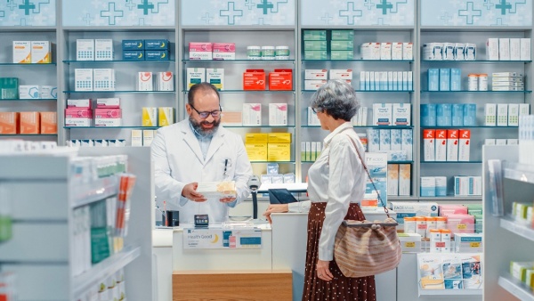 Pharmacy: the first health service in the territory