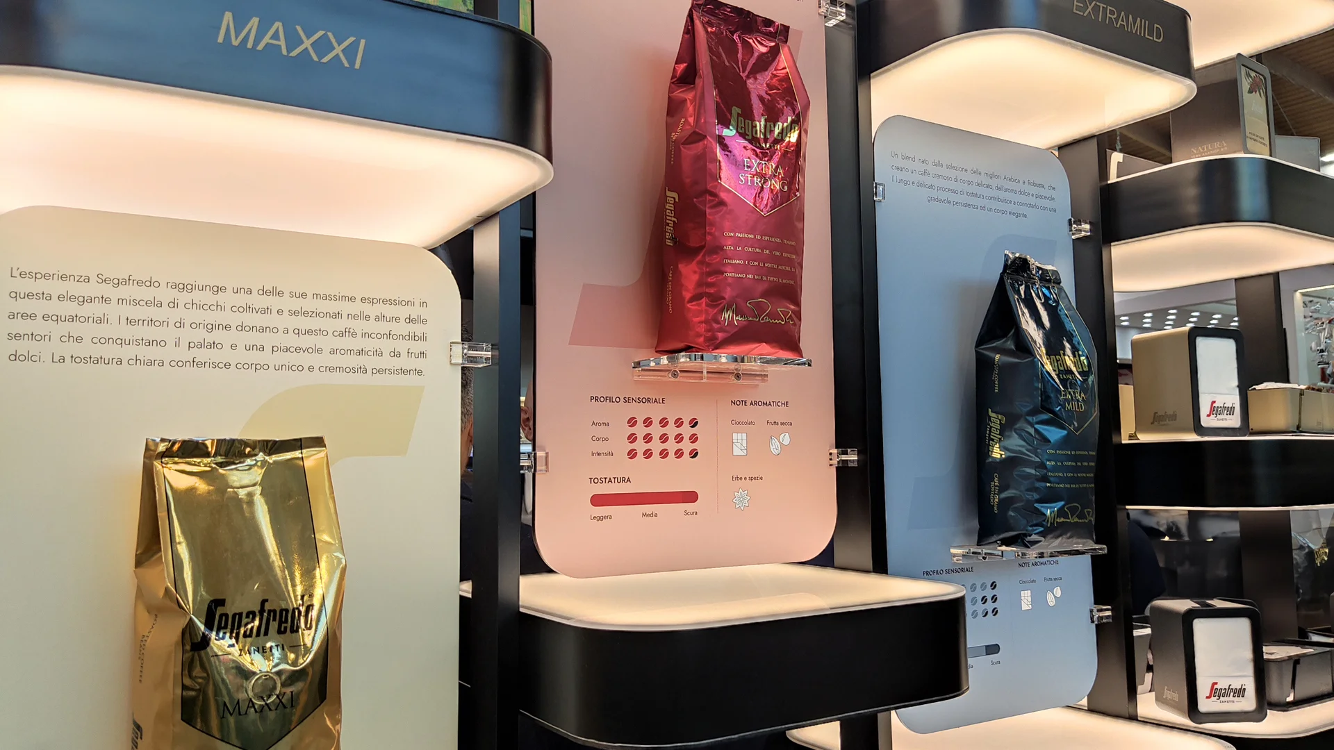 I pack della linea ho.re.ca. Segafredo allo stand Sigep 2024