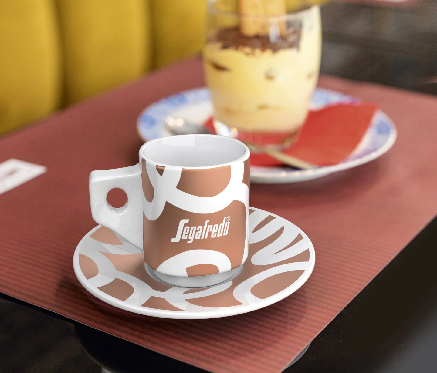 L'iconica tazzina Segafredo realizzata per Pastry Selection