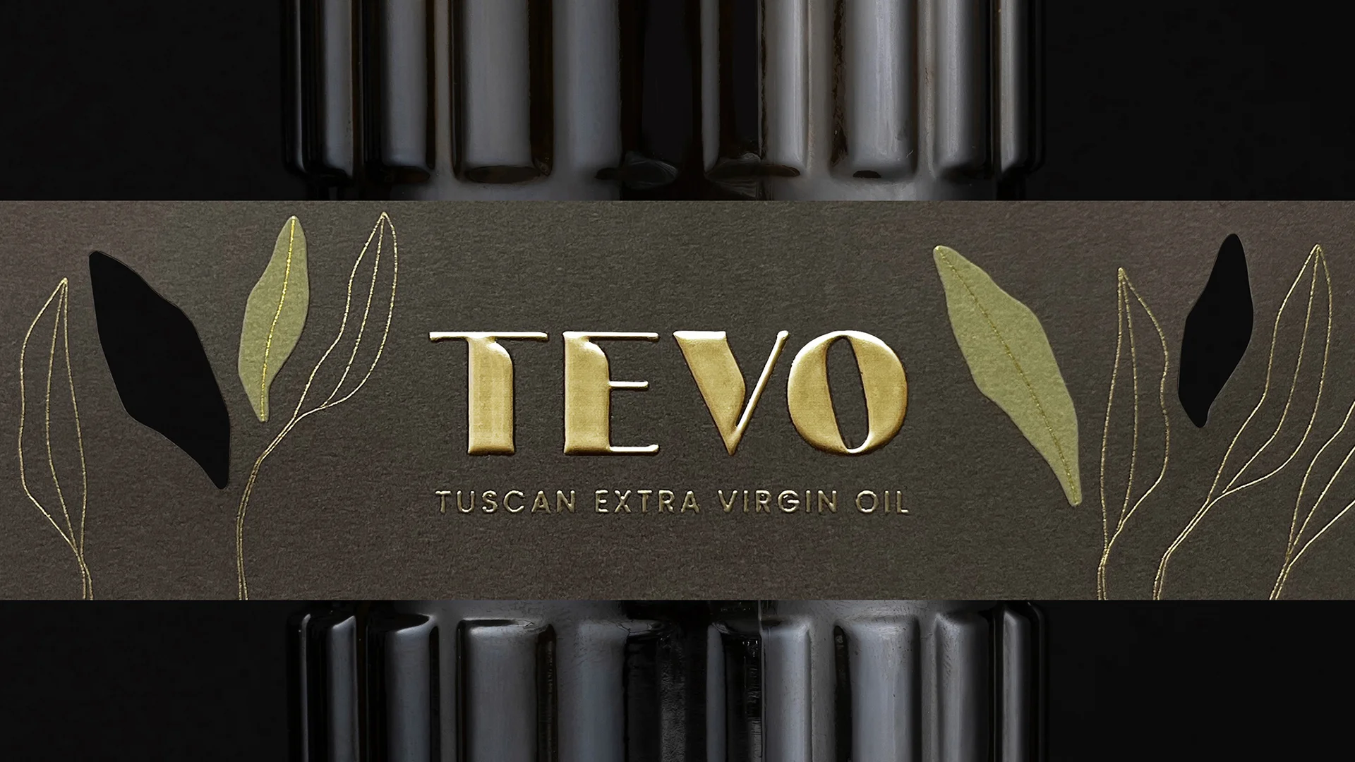 The label designed for Tevo extra virgin olive oil packaging