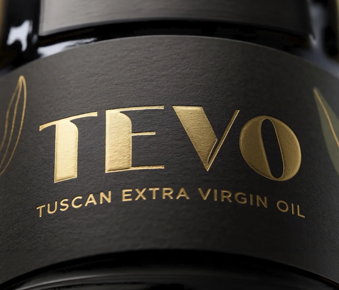 Detail of the label for Tevo olive oil